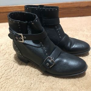 Isaac Mizrahi black leather short boots